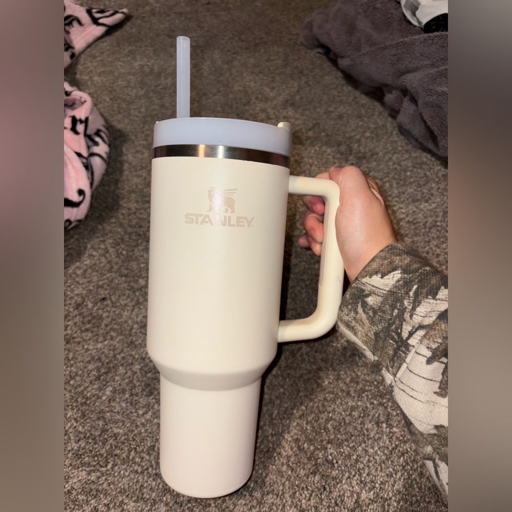 Stanley Cream Colored 40oz Quencher